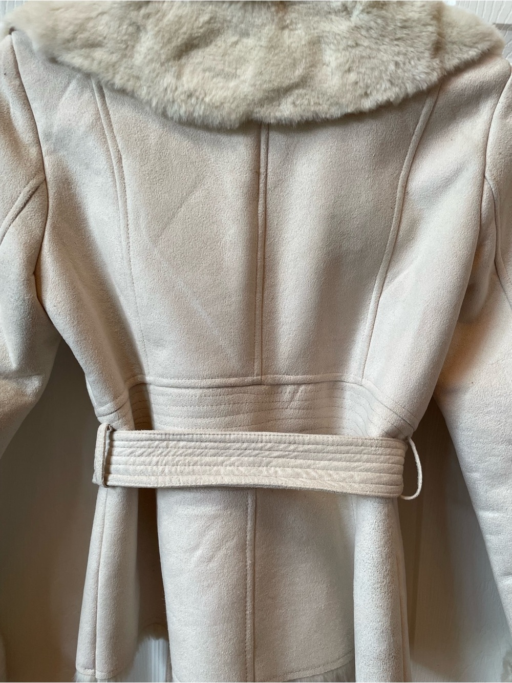 GUESS Cream Faux-Fur Collar Belted Teddy Jacket - Picture 7 of 9